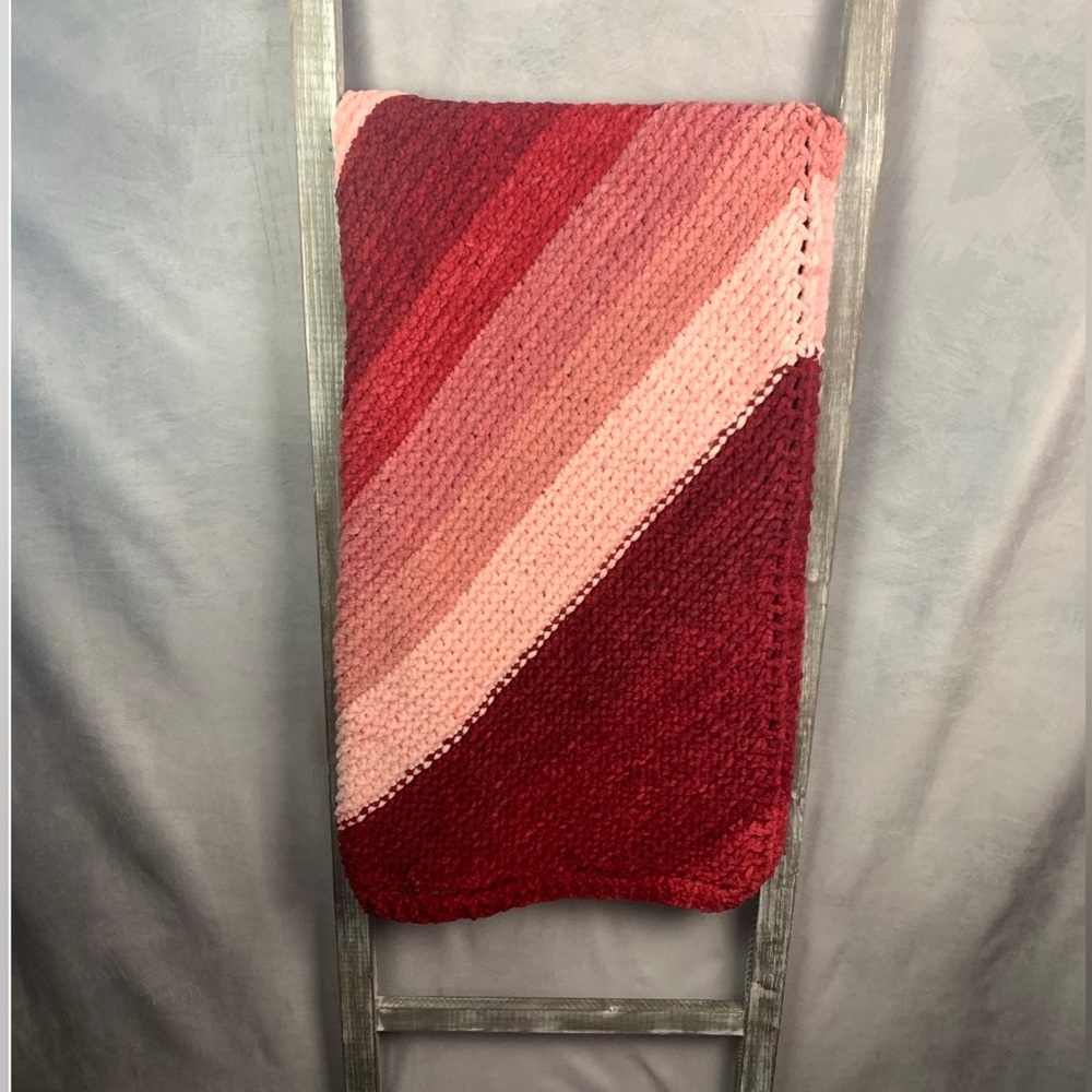 NWT Red/ Pink Valentine’s Day Variegated Chenille Throw
